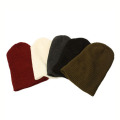 Chapeau tricoté et chapeau au crochet d&#39;hiver